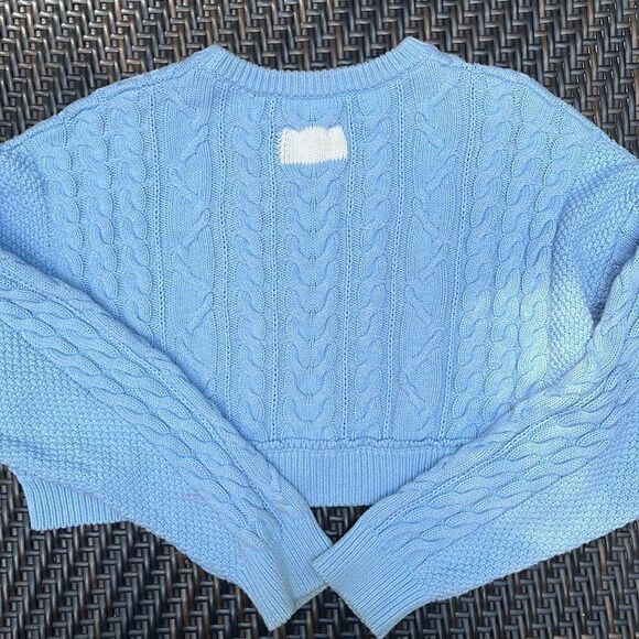 BABY BLUE OVERSIZED CROPPED CABLE KNIT CREW NECK SWEATER OS - Picture 9 of 9